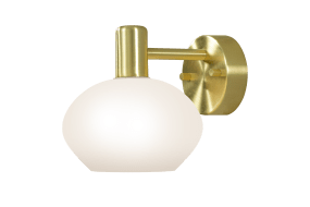 Elba Ø15 Matta messinki kylpyhuoneen valaisin valmistajalta Aneta Lighting - T&auml;ss&auml; metallista valmistetussa sein&auml;valaisimessa on tyylik&auml;s muotoilu ja opaalinvalkoinen lasikupu, joka antaa pehme&auml;n ja miellytt&auml;v&auml;n valon.