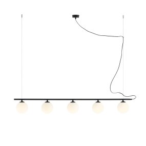 Beryl 140cm Musta valmistajalta Artera - Minimalistinen musta sauva luo tyylikkään kontrastin valkoisiin maapalloihin ja antaa valaisimelle modernin ja hienostuneen tunnelman.