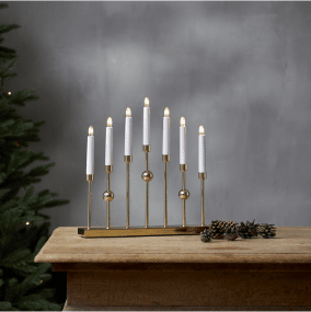 Gustavo Messinki valmistajalta Star Trading - Tyylik&auml;s metallinen kynttil&auml;njalka messingill&auml; viimeisteltyn&auml;.