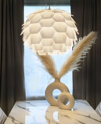 Carpatica Ø60 Valkoinen kattovalaisin valmistajalta Aneta Lighting - Kattokuppi on valkoista muovia koukkuripustetta varten ja riviliittimellä.