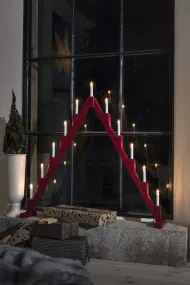 Candelabra 11 Lights PUNAINEN valmistajalta Konstsmide - Taitettava s&auml;hk&ouml;inen kynttil&auml;njalka, jossa on 11 kynttil&auml;&auml;, valmistettu punaiseksi maalatusta puusta ja koristeltu messinkirenkailla jokaisen kynttil&auml;n ymp&auml;rill&auml; elegantin vaikutuksen aikaansaamiseksi.