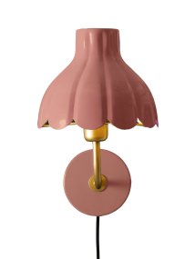 Wells 35cm Tummanpunainen lukulamppu valmistajalta PR Home - Wells on koristeellinen metallinen sein&auml;valaisin, jolla on pehme&auml; ja romanttinen ilme.