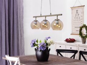 Capella 70cm Antiikki messinki kattovalaisin valmistajalta Cottex - Capella-kattovalaisin, jossa on kolme meripihkanväristä lasipalloa ja tyylikäs antiikkimessinkiviimeistely.