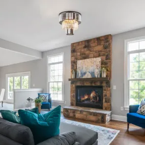 Naxis Ø40 Savun värinen plafondi valmistajalta Globo Lighting - Naxis &auml;r en vacker plafond tillverkad av mattsvart metall och &auml;r smyckad med kristaller i r&ouml;kf&auml;rgat och klart glas.