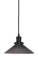 August Ø25 Musta ikkunavalaisin valmistajalta PR Home - Valaisimen mukana tulee musta tekstiilikaapeli, joka on 3 metri&auml; pitk&auml; ja jossa on sein&auml;pistoke ja virtakytkin.