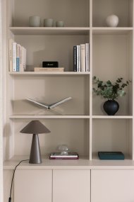 Cannes 40cm Mokka pöytävalaisin valmistajalta Globen Lighting - Cannes on valmistettu mattalakatusta metallista ja siin&auml; on 200 cm pitk&auml; tekstiilijohto pistokkeella ja virtakytkimell&auml;.