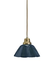 Ester Ø17 Sininen ikkunavalaisin valmistajalta PR Home - Ester-ikkunavalaisin on valmistettu metallista ja siin&auml; on marmoria j&auml;ljittelev&auml; emalipinta.