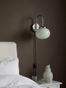 Elsy 30cm Vihreä lukulamppu valmistajalta PR Home - Pehme&auml;sti kaareva varsi antaa lampulle harmonisen ilmeen ja tekee siit&auml; koriste-elementin kaikkeen k&auml;yt&auml;vist&auml; ja makuuhuoneista olohuoneisiin.