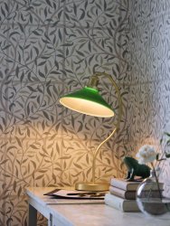 Axel 50cm Messinki työpöytävalaisin valmistajalta PR Home - Lasinäytön halkaisija on 25 cm ja korkeus 8 cm.