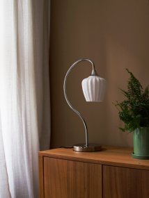 Amalfi 50cm Valkoinen pöytävalaisin valmistajalta PR Home - Amalfi-pöytävalaisimessa on elegantti ja ajaton muotoilu, jonka ominaispiirre on pehmeä ja lumikellosta inspiraationsa saanut muoto.