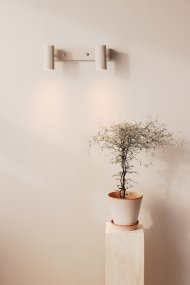 Hubble Beige lukulamppu valmistajalta Globen Lighting - Hubble-seinävalaisin on moderni seinävalaisin, jossa on kaksi putkimaista ja uurrettua metallivarjostinta.