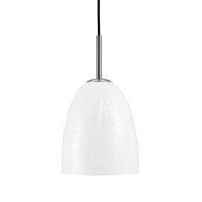 Jazz Ø18 Harjattua terästä kattovalaisin valmistajalta Dyberg Larsen - Valmistettu kauniista opaalilasista, jonka ripustus on harjattua ter&auml;st&auml;, ja se antaa tyylikk&auml;&auml;n ilmeen, joka sopii jokaiseen kotiin.