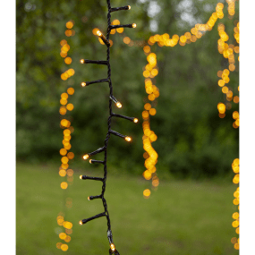 Valosarja Golden Warm White 10m Musta valmistajalta Star Trading - Silmukka on noin 11 metri&auml; pitk&auml; ja valojen v&auml;linen et&auml;isyys on 2 cm.