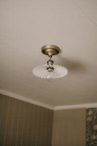 Cobbler Ø25 Valkoinen plafondi valmistajalta Globen Lighting - Cobbler on uusi versio klassisesta suutarivalaisimesta, joka sopii täydellisesti monenlaisiin sisustustyyleihin.