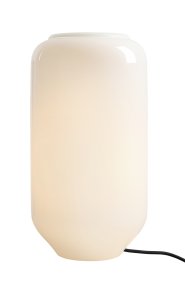 Flask 36cm Valkoinen/musta pöytävalaisin valmistajalta Artera - Korkea, pyöristetty opaalilasivarjostin levittää pehmeää ja miellyttävää valoa, joka luo lämpimän ja kutsuvan tunnelman.