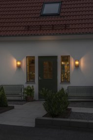 Carpi Messinki ulkovalo valmistajalta Konstsmide - Se on valmistettu kestävistä materiaaleista, ja se kestää ankarat sääolosuhteet ja on sekä esteettinen että toimiva valaistusratkaisu kotiisi.