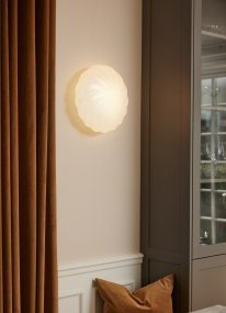 Twist Ø35 Antiikki messinki plafondi valmistajalta Halo Design - Twist sopii t&auml;ydellisesti olohuoneeseen, makuuhuoneeseen tai eteiseen ja antaa l&auml;mpim&auml;n ja kutsuvan tunteen.