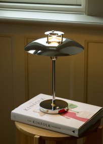 Stepp One-Two -Three 30cm Kromi Siirrettävä valmistajalta Halo Design - Lamppu on IP45-luokiteltu, joten se on suojattu kosteudelta ja pölyltä.