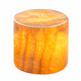Marble 8cm Beige valmistajalta Unison - P&ouml;yt&auml;valaisin toimii kahdella AA-paristolla ja siin&auml; on ajastintoiminto, jossa on 6 tuntia p&auml;&auml;ll&auml; ja 18 tuntia pois p&auml;&auml;lt&auml;.