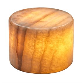 Marble 6cm Beige valmistajalta Unison - P&ouml;yt&auml;valaisin toimii kahdella AA-paristolla ja siin&auml; on ajastintoiminto, jossa on 6 tuntia p&auml;&auml;ll&auml; ja 18 tuntia pois p&auml;&auml;lt&auml;.