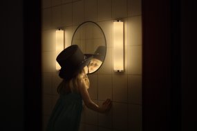 Classic Cylinder 45cm Kromi kylpyhuoneen valaisin valmistajalta Ledvance - Classic Cylinder &auml;r en modern badrumslampa med klassisk design och g&ouml;r sig utm&auml;rkt i offentliga milj&ouml;er.