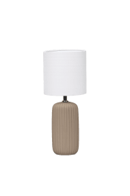 Palizzo 33cm Ruskea pöytävalaisin valmistajalta Nordic Lighting - Jalustassa on matta, hiekanv&auml;rinen viimeistely l&auml;mpim&auml;n ruskeassa s&auml;vyss&auml; ja uurrettu rakenne, joka antaa lampulle pehme&auml;n ja koristeellisen ilmeen.