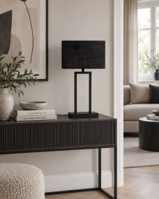 Gemma 52cm Musta pöytävalaisin valmistajalta Nordic Lighting - Ajaton valaisin, joka yhdist&auml;&auml; klassisen ja modernin muotoilun.