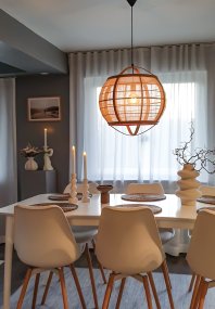 Borneo Ø50 Luonto kattovalaisin valmistajalta Aneta Lighting - Käsintehty näyttö suodattaa valonlähteen kiiltoa ja levittää pehmeää ja miellyttävää valoa huoneeseen.