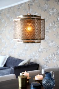 Hermine Ø34 Messinki kattovalaisin valmistajalta By Rydéns - Johdon pituus on 120 senttimetriä, mutta sitä voidaan nostaa ja laskea kotiisi sopivaksi.