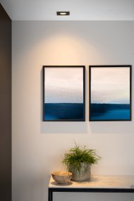 Tube spotlight GU10 Musta valmistajalta Lucide - Tube on neli&ouml;nmuotoinen, upotettava kohdevalaisin mustasta alumiinista, jonka koko on 9x9 cm.