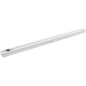 Bänky m. uttag 118cm Valkoinen valmistajalta Designlight - T&auml;m&auml; malli on 580 mm pitk&auml; ja tarjoaa tehokkaan, tasaisen valon 10 W:n teholla ja 2000 lumenin valovirralla, mik&auml; sopii ihanteellisesti koko ty&ouml;tason valaisemiseen.