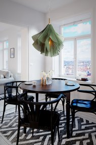 Juliette Ø75 Vihreä valmistajalta By Rydéns - Ainutlaatuisen muotonsa ja eleganttien yksityiskohtiensa ansiosta Juliette on erinomainen valinta niille, jotka haluavat kattovalaisimen, joka on sek&auml; kaunis ett&auml; antaa huoneeseen oikeanlaisen tunnelman.