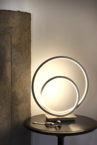 Loop 37cm Teräs valmistajalta Aneta Lighting - Integroitu 14 W LED, joka voidaan himmentää 3-portaisella himmentimellä; lampun kantaa.