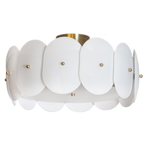 Omlott Ø53 Valkoinen plafondi valmistajalta By Rydéns - Omlott on kaunis katto, ja messingiset yksityiskohdat lisäävät huoneeseen eleganssia.