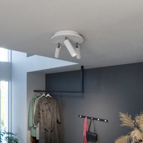 Pipeline 3 Matta valkoinen kohdevalaisin valmistajalta Herstal - Pyöreät valonheittimet ovat himmennettävissä, joten voit hallita tunnelmaa riippumatta siitä, oletko luomassa viihtyisää ja rentoa ympäristöä.