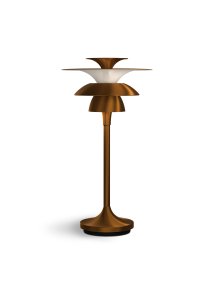 Picasso 35cm Messinki pöytävalaisin valmistajalta Belid - Picasso-perhe koostuu riipuksista, p&ouml;yt&auml;- ja lattiavalaisimista.