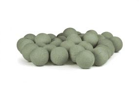 Irislights Salvia Green 20-lights Vihreä valmistajalta Irislights - K&auml;sintehdyt pallot on valmistettu ohuesta, k&auml;sinv&auml;rj&auml;tyst&auml; langasta ja ymp&auml;rist&ouml;yst&auml;v&auml;llisest&auml; liimasta, mik&auml; tekee jokaisesta sarjasta ainutlaatuisen.