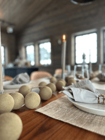 Irislights Sand Beige 20-lights Hiekka valmistajalta Irislights - K&auml;sintehdyt pallot on valmistettu ohuesta, k&auml;sinv&auml;rj&auml;tyst&auml; langasta ja ymp&auml;rist&ouml;yst&auml;v&auml;llisest&auml; liimasta, mik&auml; tekee jokaisesta sarjasta ainutlaatuisen.