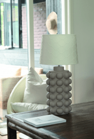 Bubbles 50cm Greige valmistajalta Hallbergs - Bubbles on moderni keraaminen lampunjalka.