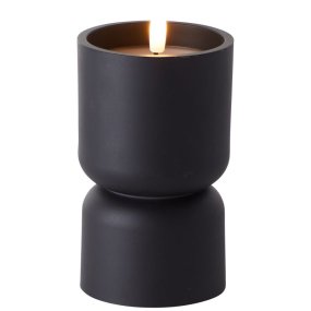 Lovere 15cm Musta valmistajalta Brilliant - Lovere on elegantti LED-valaisin, joka luo l&auml;mpim&auml;n ja viihtyis&auml;n tunnelman kotiin.
