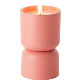 Lovere 15cm Vaaleanpunainen valmistajalta Brilliant - Lovere on elegantti LED-valaisin, joka luo l&auml;mpim&auml;n ja viihtyis&auml;n tunnelman kotiin.