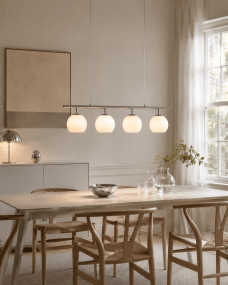 Globi 4 78cm Nikkeli kattovalaisin valmistajalta Nordic Lighting - Globi 4 on tyylik&auml;s kattovalaisin, joka yhdist&auml;&auml; modernin muotoilun pehmeisiin muotoihin.