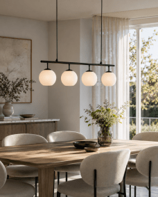 Globi 4 78cm Mustavalkoinen kattovalaisin valmistajalta Nordic Lighting - Globi 4 on tyylik&auml;s riippuvalaisin, joka yhdist&auml;&auml; modernin muotoilun pehmeisiin muotoihin.
