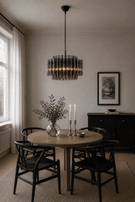 Lancaster Ø54 Savun värinen kattovalaisin valmistajalta Lampan - Lancaster on elegantti kattovalaisin, joka yhdist&auml;&auml; modernit materiaalit ja eksklusiivisen luonteen.