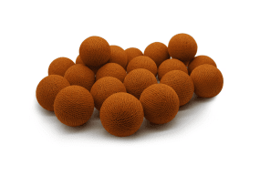 Irislights Terracotta 20-lights Terrakotta valmistajalta Irislights - K&auml;sintehdyt pallot on valmistettu ohuesta, k&auml;sinv&auml;rj&auml;tyst&auml; langasta ja ymp&auml;rist&ouml;yst&auml;v&auml;llisest&auml; liimasta, mik&auml; tekee jokaisesta sarjasta ainutlaatuisen.