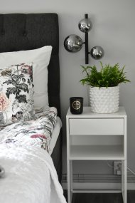 Molekyl 36cm Savun harmaa seinävalaisin valmistajalta Aneta Lighting - Himmennin johdossa ja liitäntä pistokkeella.