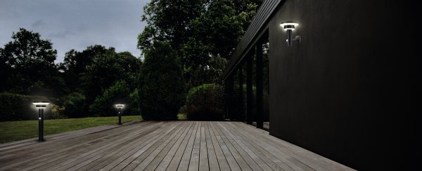 Double Circle Sensor Musta aurinkokennolamppu valmistajalta Ledvance - Sisäänrakennettu PIR-liiketunnistin ja päivänvalotunnistin syttyvät automaattisesti, kun pimeässä on liikettä, mikä takaa sekä turvallisuuden että energiatehokkuuden.
