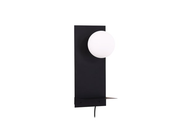 Troyes 45cm Musta seinävalaisin valmistajalta Venture Design - Valaisimessa on musta rautarunko ja pieni hylly, jolle voi sijoittaa koriste-esineitä.