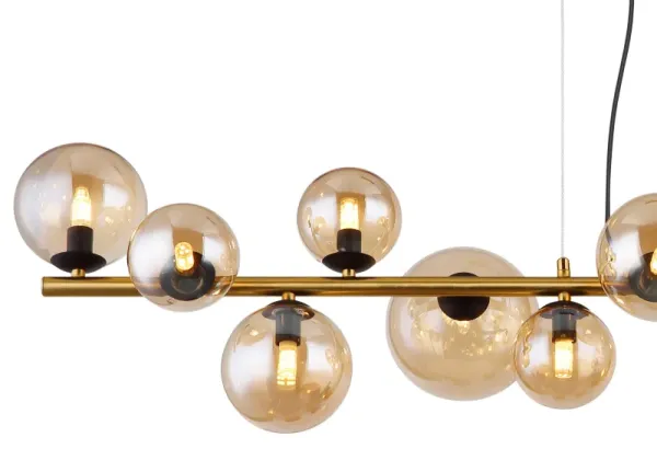 Riha 120cm Keltainen kattovalaisin valmistajalta Globo Lighting - Lampan &auml;r av matt m&auml;ssingsf&auml;rgad metall och ger ditt hem en lyxig och inbjudande atmosf&auml;r.