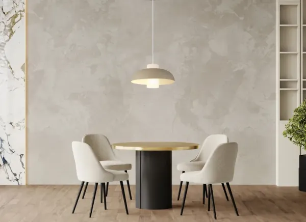 Lowe Ø38 Hiekka kattovalaisin valmistajalta Globo Lighting - Den runda sk&auml;rmen i matt sandf&auml;rgad metall ger ett elegant och tidl&ouml;st uttryck, medan den cylinderformade sk&auml;rmen i opalglas sprider ett mjukt och behagligt ljus.